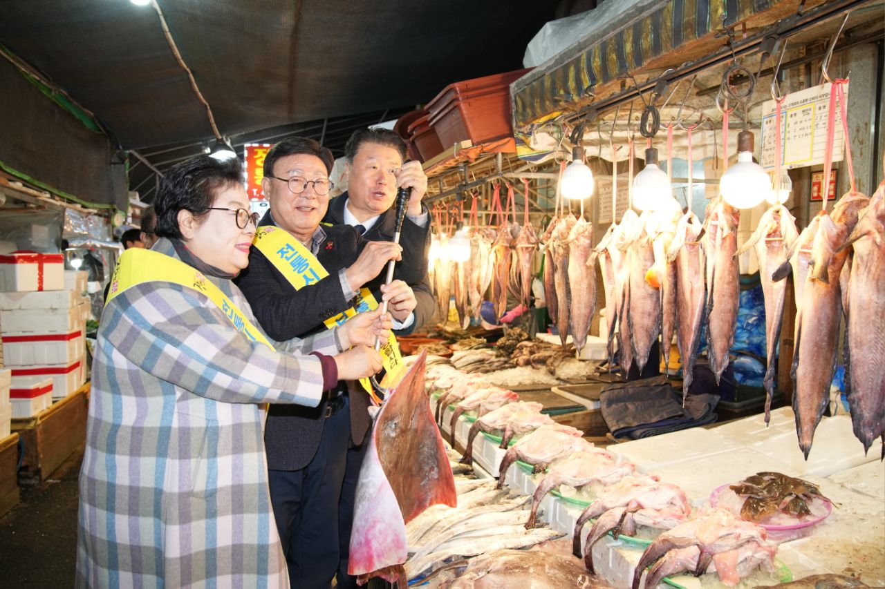 전북특별자치도의회, 설 맞이 장보기 행사 3