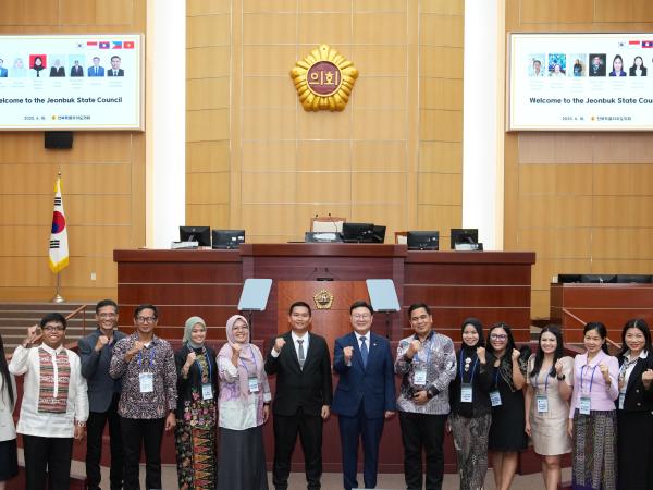 문승우 전북자치도의회의장, 개발도상국 지방행정과정 연수생 만나 3