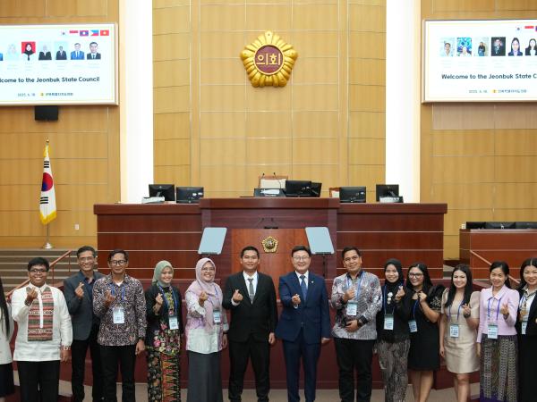 문승우 전북자치도의회의장, 개발도상국 지방행정과정 연수생 만나 2