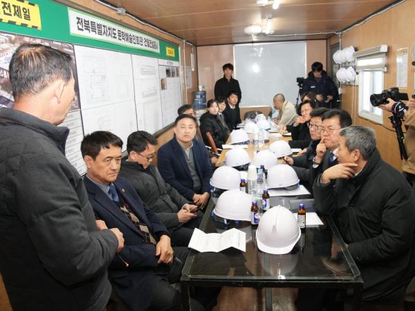 도의회 문안소위, 전북문학예술인회관 건립 현장 의정활동 펼쳐 2