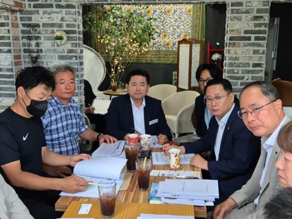 윤수봉 의원, 완주군 제2야구장 건립 사업 논의 3