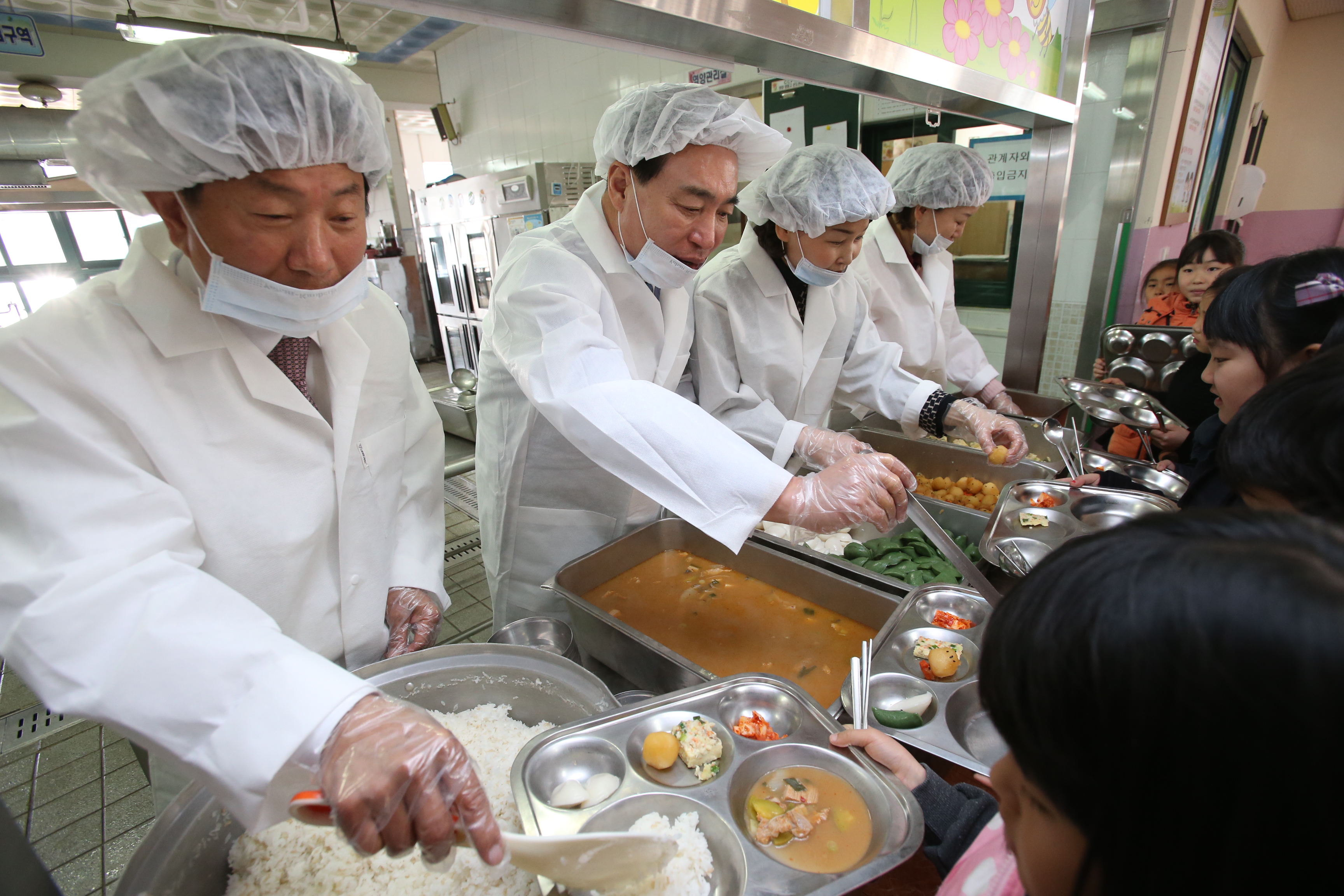 전라북도의회, 새학기 첫날 배식 활동 3