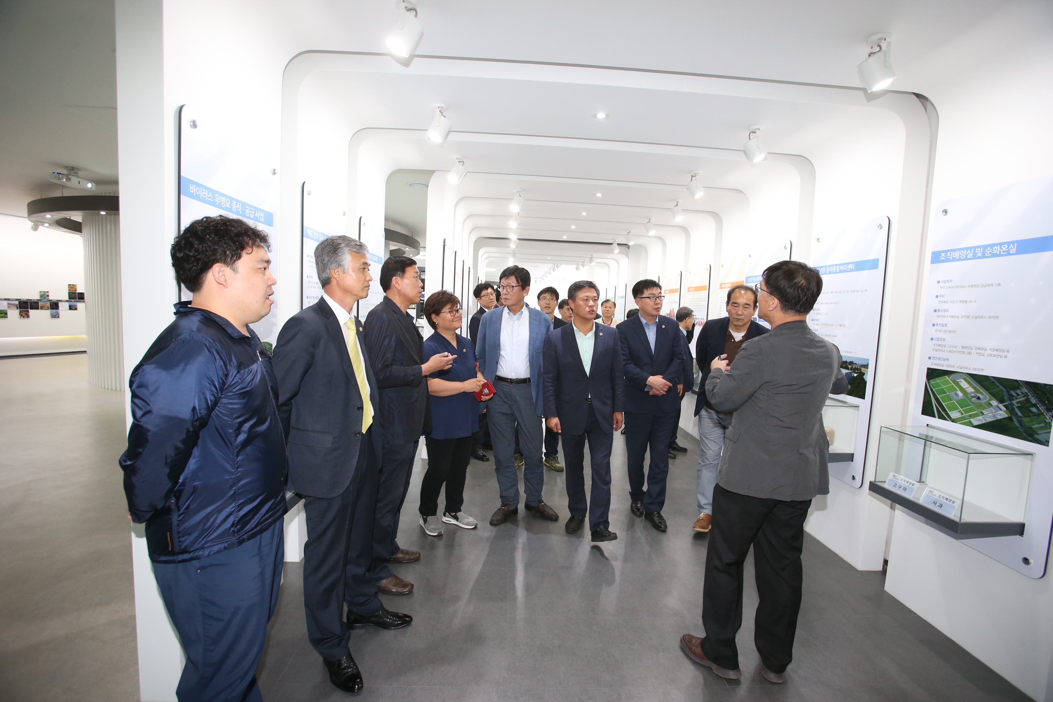 도의회 농경위,  민간육종연구단지 현장 점검! 3