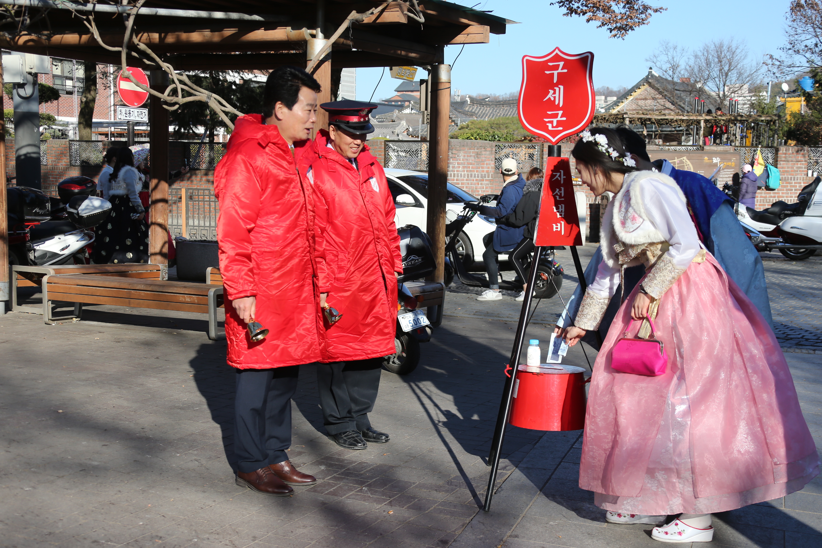 황현 도의장‘구세군 자선냄비 자원봉사’ 3