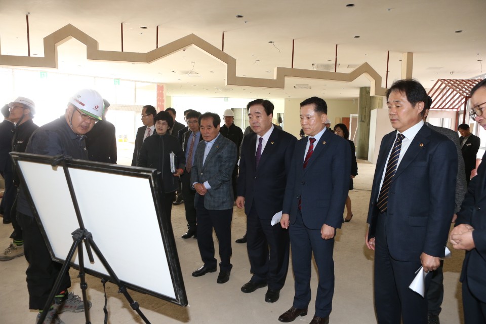 환경복지위원회, 어린이창의체험관 공사현장 방문 2