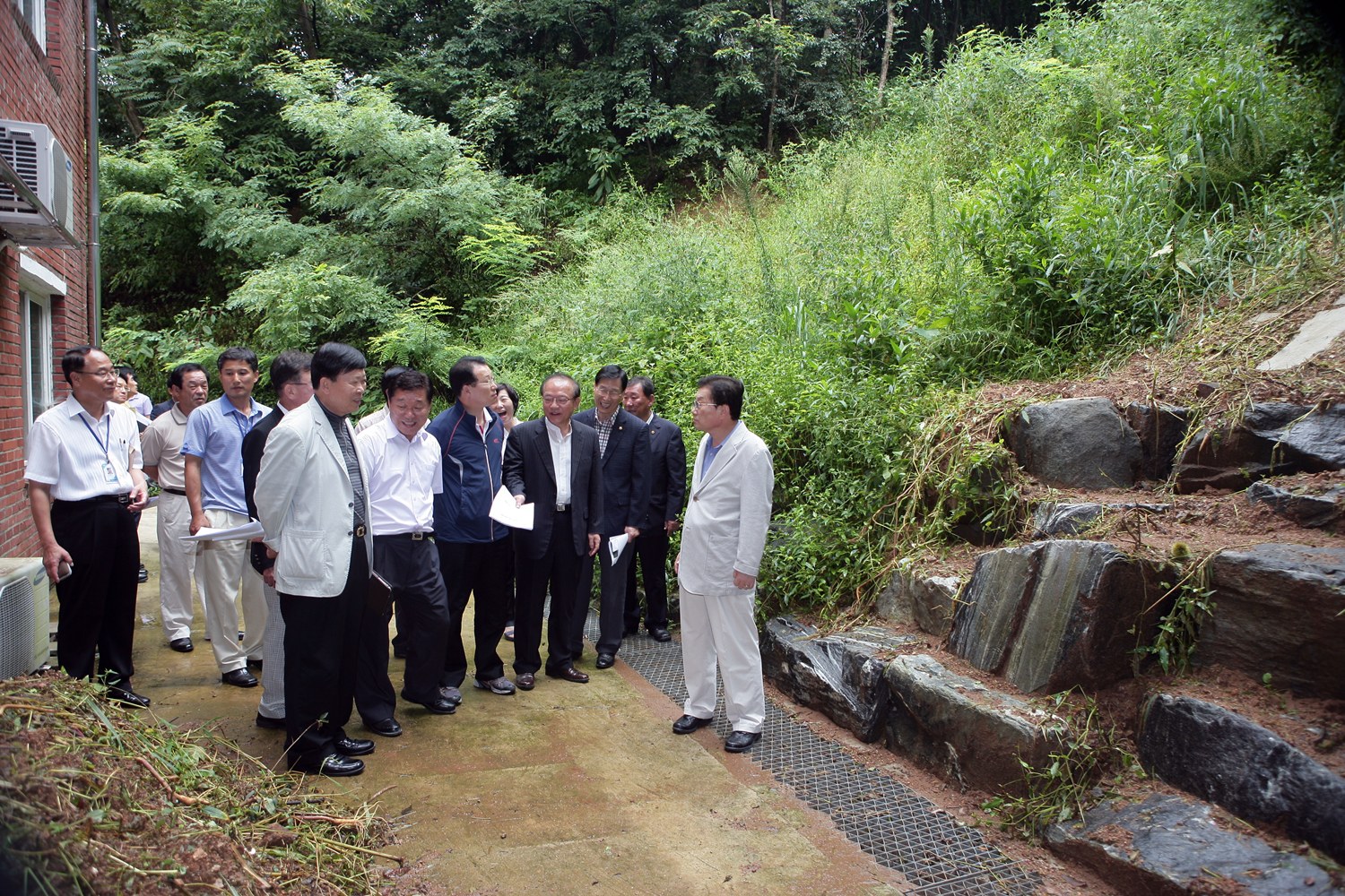 도의회 교육위원회,  집중호우 피해학교 현지 의정활동 2