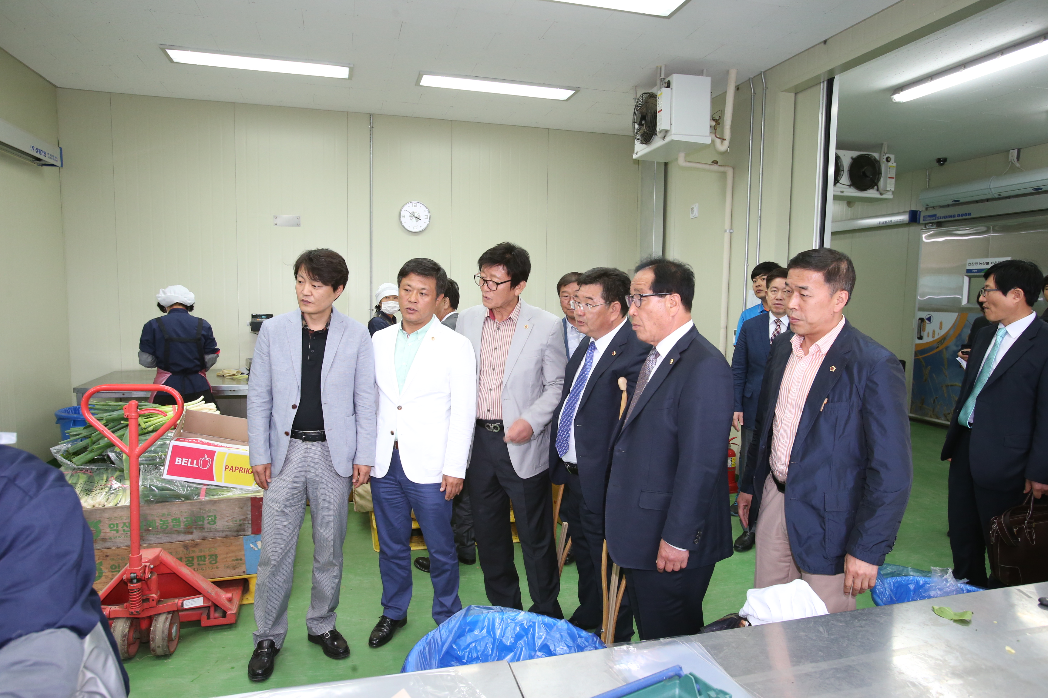 “친환경농산물 학교급식지원센터”현장 점검？지적 2