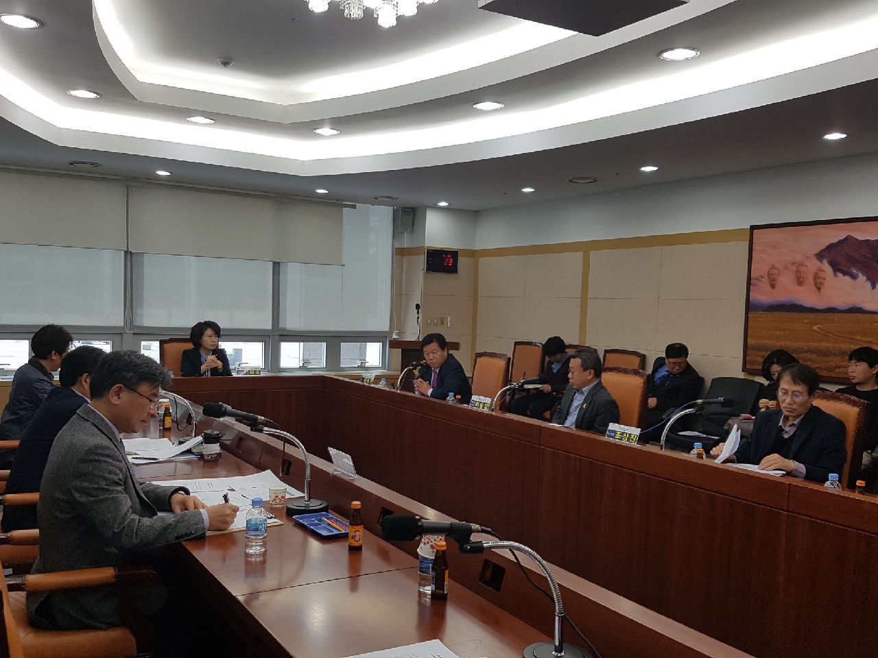 도의회 교육위, 교육부 폐지 논의 열띤 정책토론회 진행 3