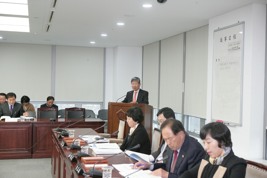 학교폭력 ! 유관기관 유기적 협조로 적극 대처 첨부이미지 : 120306_3차회의(전체2).jpg