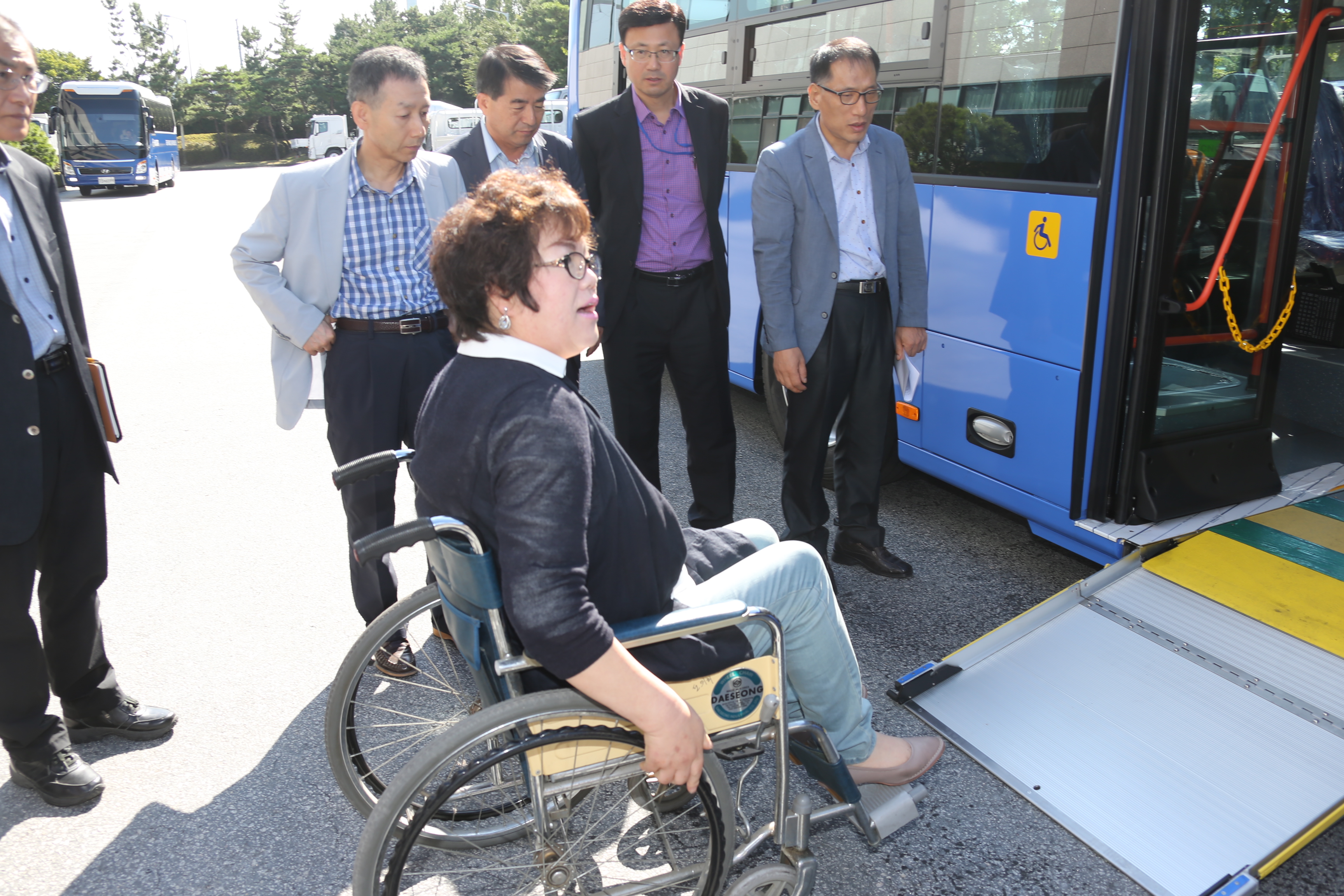 장애인을 위한 저상버스, 장애인이 외면. 왜? 2