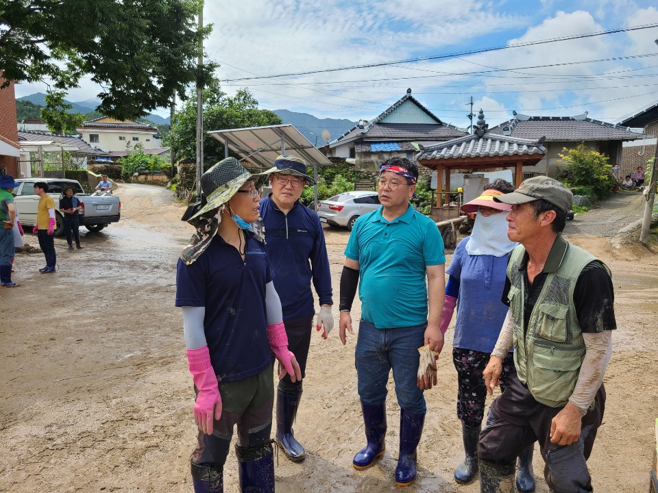 도의회 문건위 수해복구 봉사활동 2