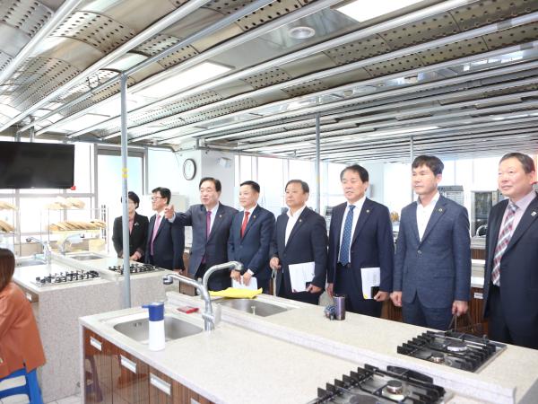 전북도의회 환복위,「일·가정 양립 실현」현장 온도 체감 3