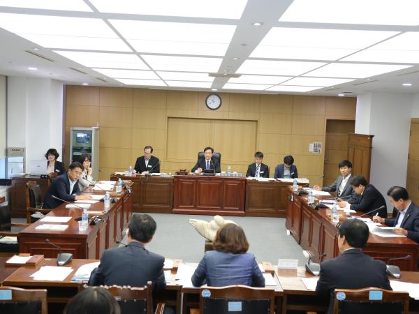 도의회 환경복지위원회 하반기 업무보고 청취 2
