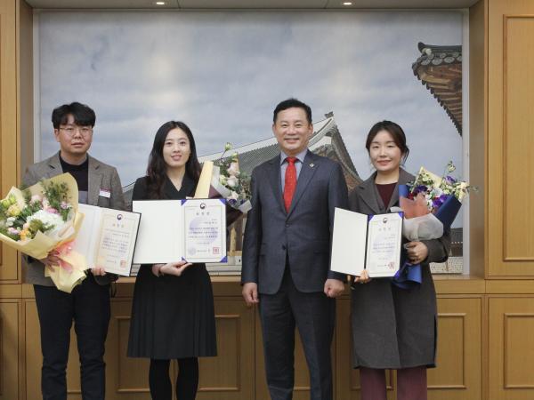 도의회 문화건설안전전문위원실 상복 터졌네 2