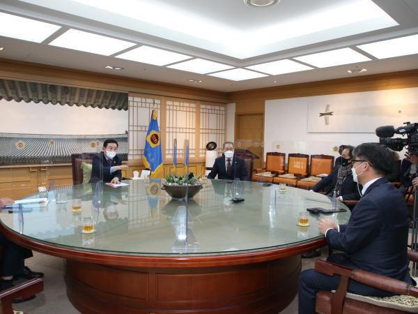 도의회 의장단, 도교육청 의회 경시 재발 방지 주문 2