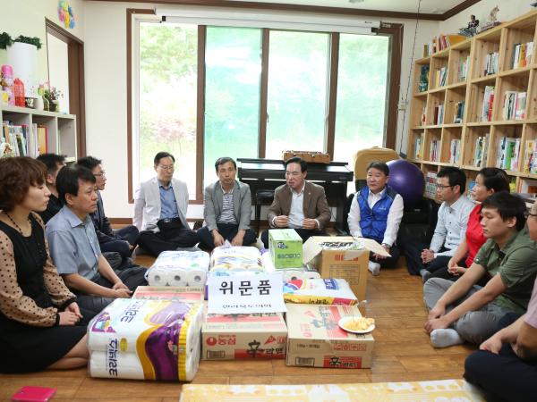 전북도의회, 추석 앞두고 사회복지시설 위문 2