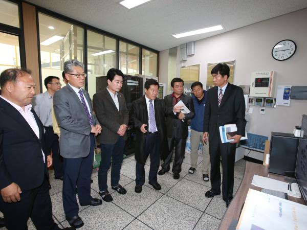 도의회 교육위, 신재생에너지 설치 학교 방문 2