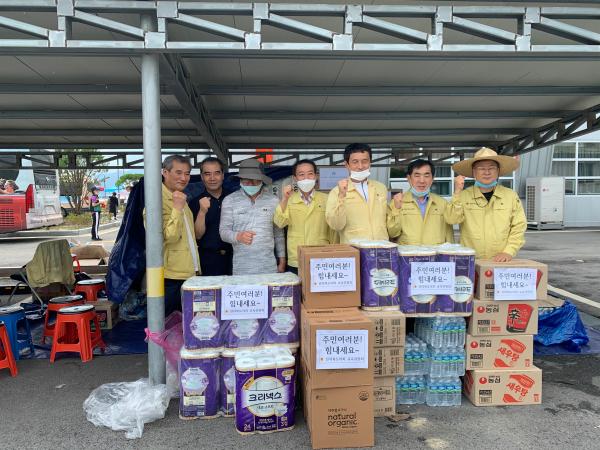 도의회 교육위, 호우피해 큰 남원지역에서 복구작업 4