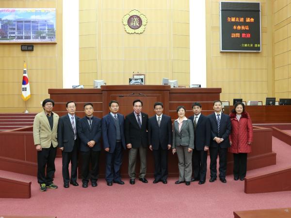 중국 강소성총공회 방한단, 도의회 방문 첨부이미지 : 중국강소성총공회방한단방문(4).JPG