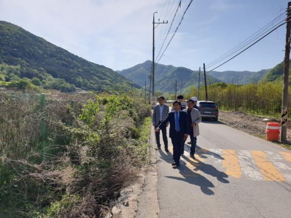 윤수봉 의원, 완주 상관~마치 지방도 확포장 공사 현장 피해 예방책 제시 2