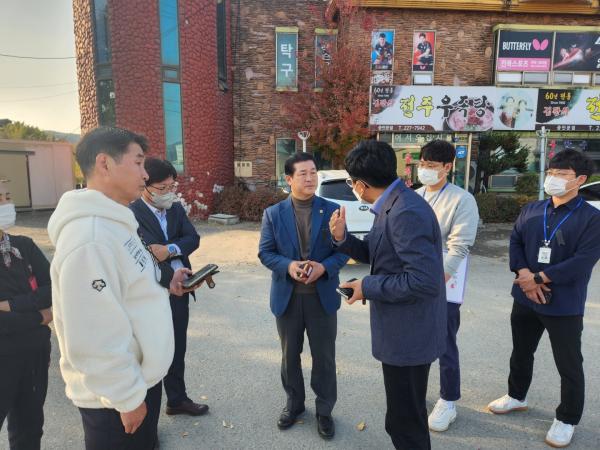 최형열 의원, 효천지구 연계 도로 확장공사 현장 방문 2