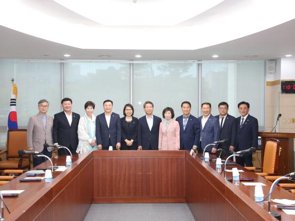 국주영은 위원장, 전라북도 해양수산 정책개발 토론회 2