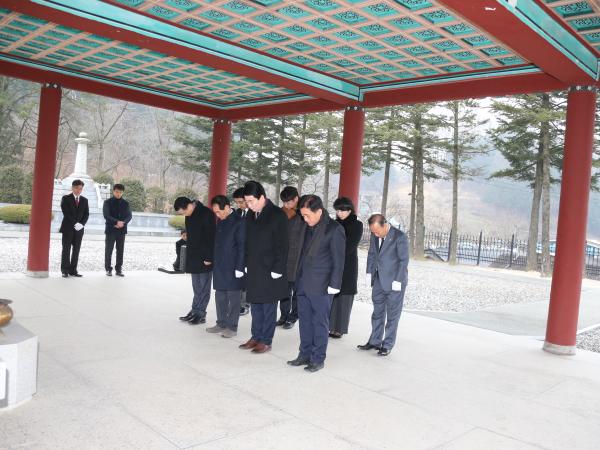 도의회,‘군경묘지 참배’후 새해 의정활동 시작 2