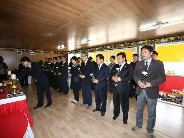 전북도의회, 세월호 참사 1주기 희생자 추모 2