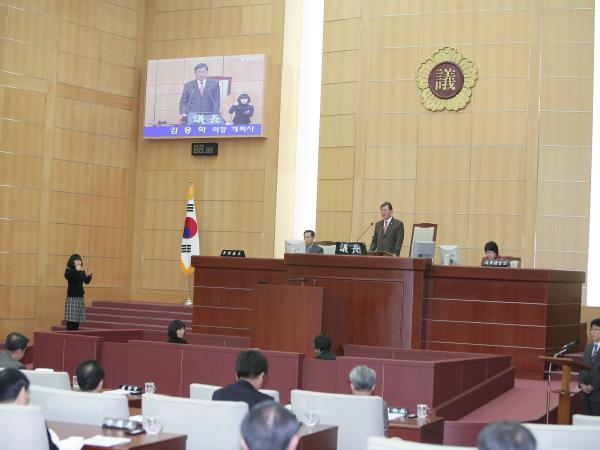 전라북도의회 청각 장애인과의 소통 첨부이미지 : 도의회본회의수화통역(1).JPG