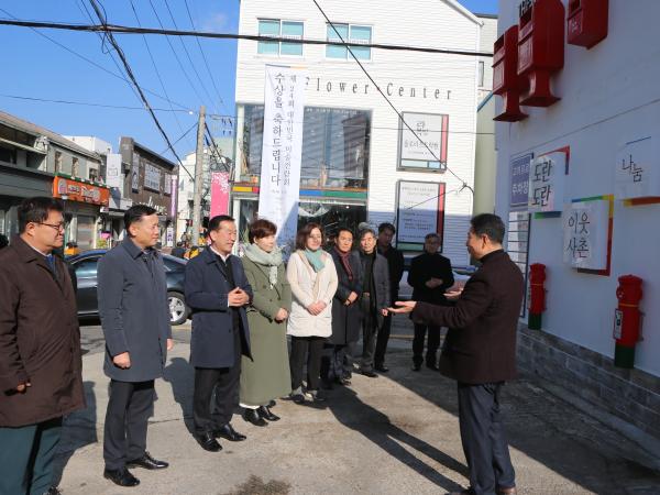 도의회 도시재생뉴딜연구회, 주민주도 도시재생 우수사례 군산 우체통거리 방문 2