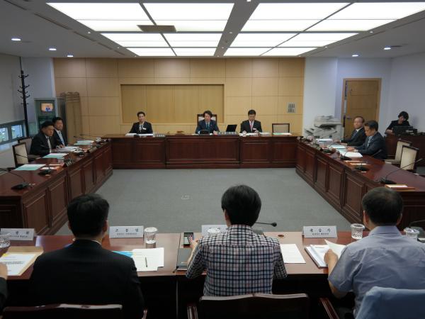 도의회, 획기적 지방분권 전략 마련 주문 2