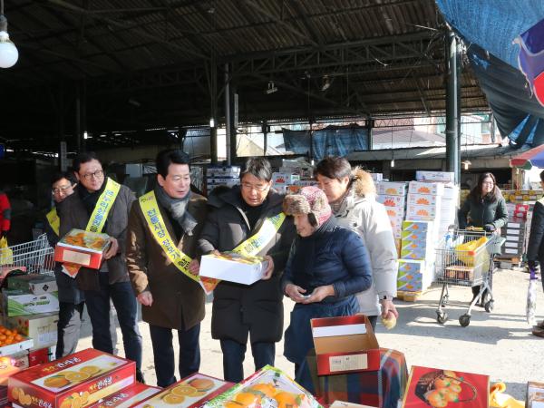전북도의회, 전통시장 장보기, 복지시설 위문 2