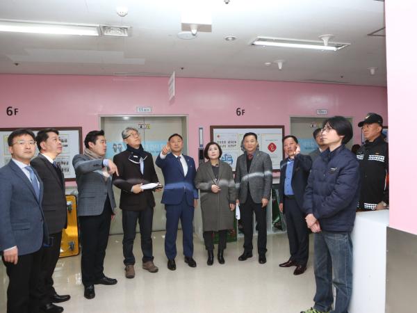 도의회 행자위, 도내 다중이용업소 소방시설 점검 4