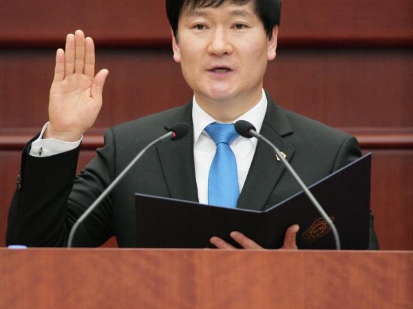 강성봉 도의원 선서, 본격적인 의원직 수행 2