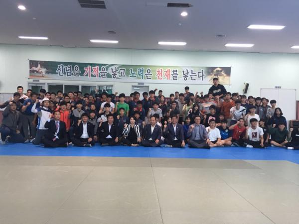 도의회 교육위, 현지의정활동 엘리트체육 산실인 전북체고 방문 2