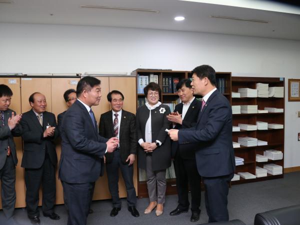 도의회 문건위, 전국동계체육대회 전북 선수단 선전 기원 2