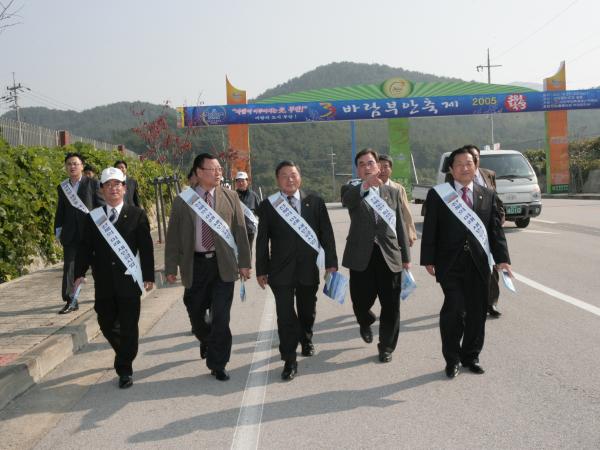 도의회 새만금특위 관광객 대상 홍보활동 첨부이미지 : 사진.jpg