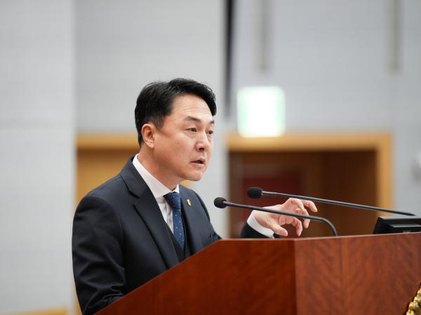 26.03.12. 제425회 도의회 임시회 제3차 본회의(도정질문) 2