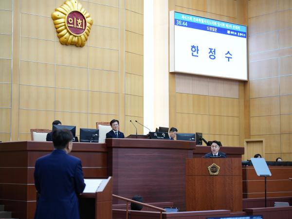 26.03.12. 제425회 도의회 임시회 제3차 본회의(도정질문) 4