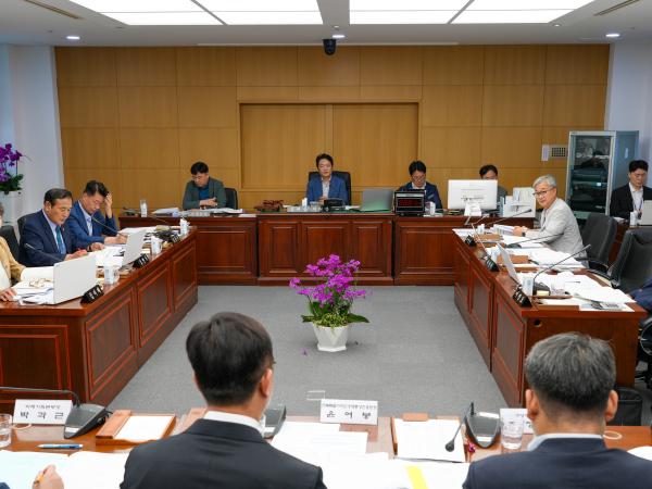 24.07.19. 제412회 도의회 경제산업건설위원회 하반기 업무보고 청취 첨부이미지 : DSC05702 복사.jpg