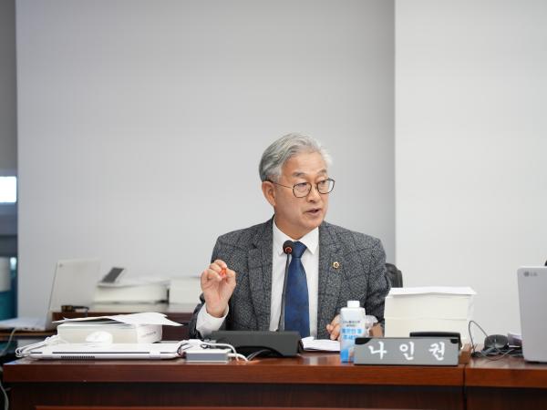25.11.14. 제423회 도의회 정례회 2025년도 경제산업건설위원회 소관 행정사무감사 5