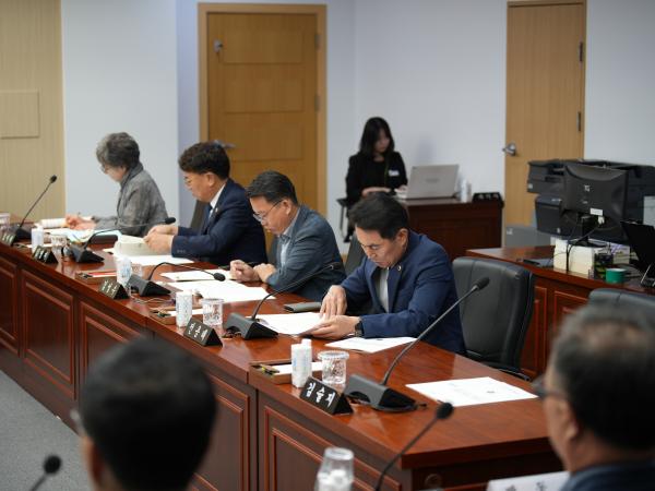 25.07.15. 제420회 임시회 의회운영위원회(의회사무처 업무보고) 9