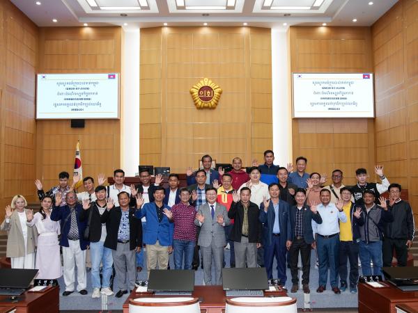 25.05.12. 캄보디아 축구 선수단 전북특별자치도의회 방문기념