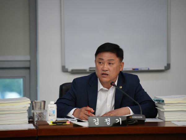 25.04.29. 예산결산특별위원회 제1회 추경예산안 심사 6