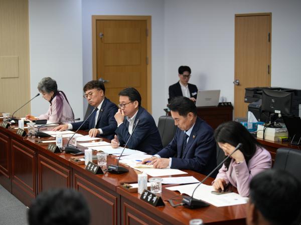 25.04.23. 제418회 도의회 임시회 의회운영위원회 1회 추경예산안 심사 2